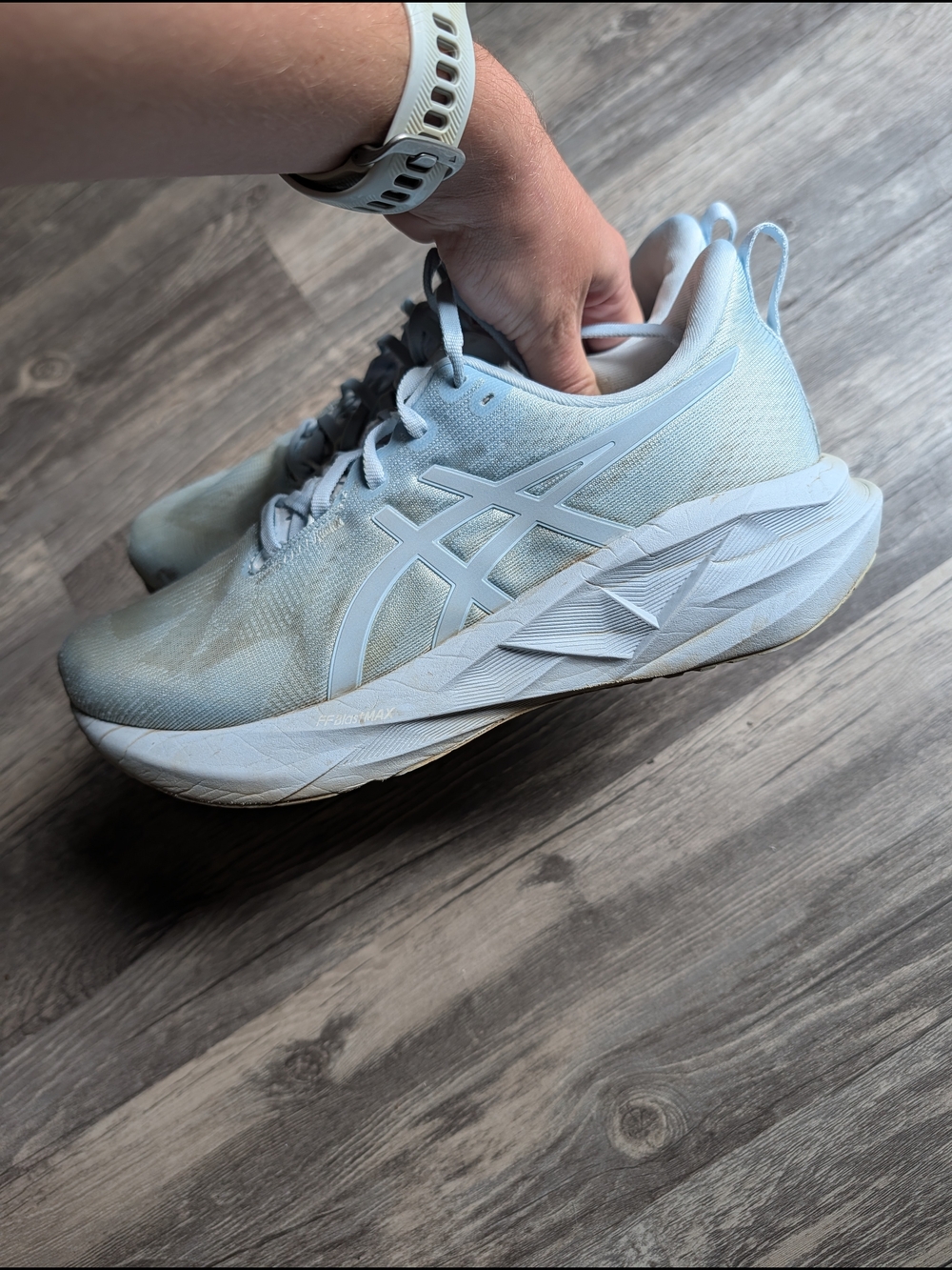 Asics Novablast 5 - Sz 9.5